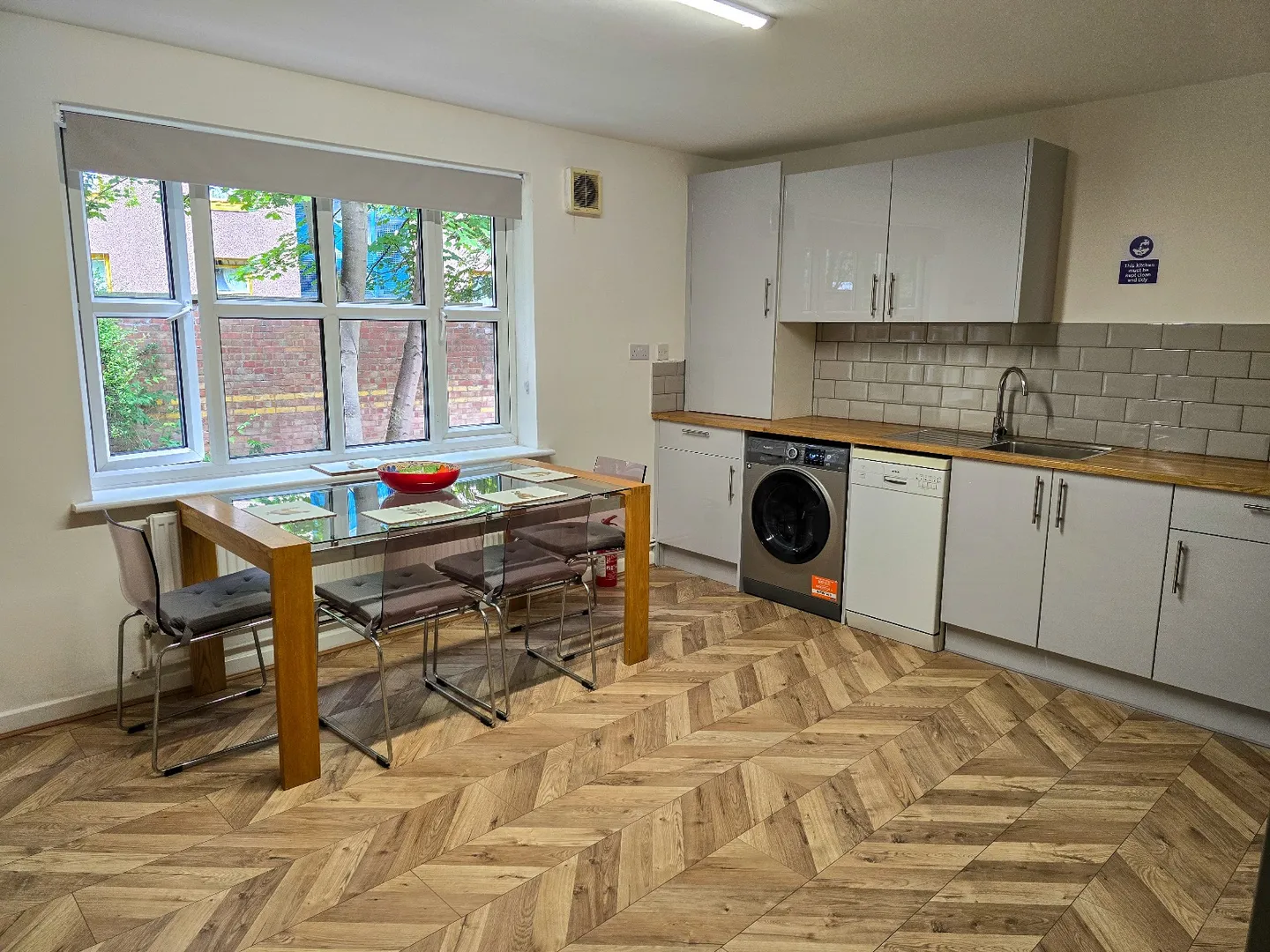6 Bedroom Student House- 15 Denison Court NG7 3PH - Image 14